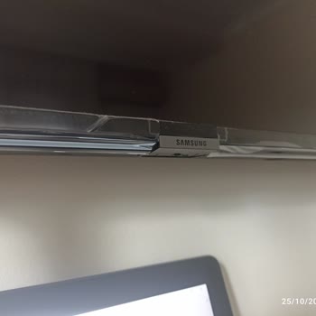 Samsung UE43RU7100 Model Televizyonda Kronik Ekran Kararması Ve Yüksek Onarım Ücreti