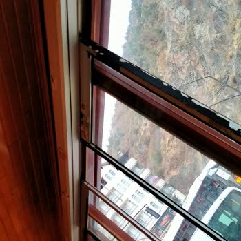 Klimalı Duraklar 2 Yıldır Çalışmıyor, Mağduriyet Artıyor