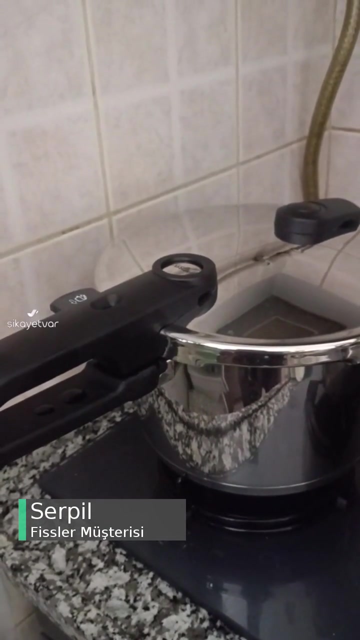 Fissler Düdüklü Tencerede Buhar Dışarı Çıkıyor, Çizgiler Çıkmıyor! videonun kapak resmi