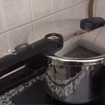 Fissler Düdüklü Tencerede Buhar Dışarı Çıkıyor, Çizgiler Çıkmıyor!
