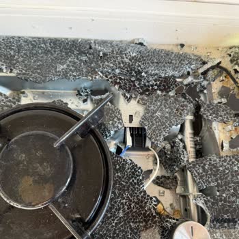 Vestel AO-65104 S-dg Built-In Hob Suddenly Exploded and Shattered