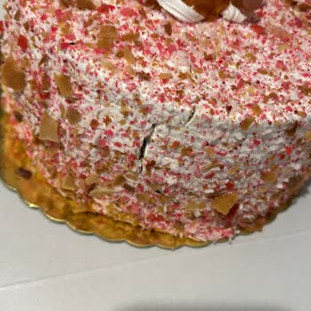 Yanlış Ve Bozuk Pasta, Cevapsız Müşteri Hizmetleri!