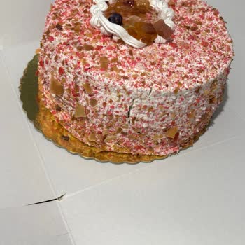 Yanlış Ve Bozuk Pasta, Cevapsız Müşteri Hizmetleri!