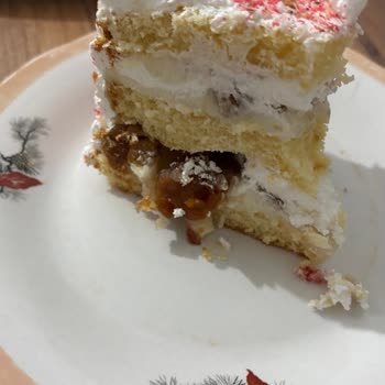 Yanlış Ve Bozuk Pasta, Cevapsız Müşteri Hizmetleri!