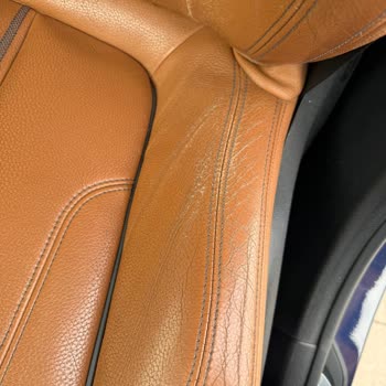 BMW 520d Araçta Kapı Kolu Ve Koltuk Minderinde Erime Sorunu