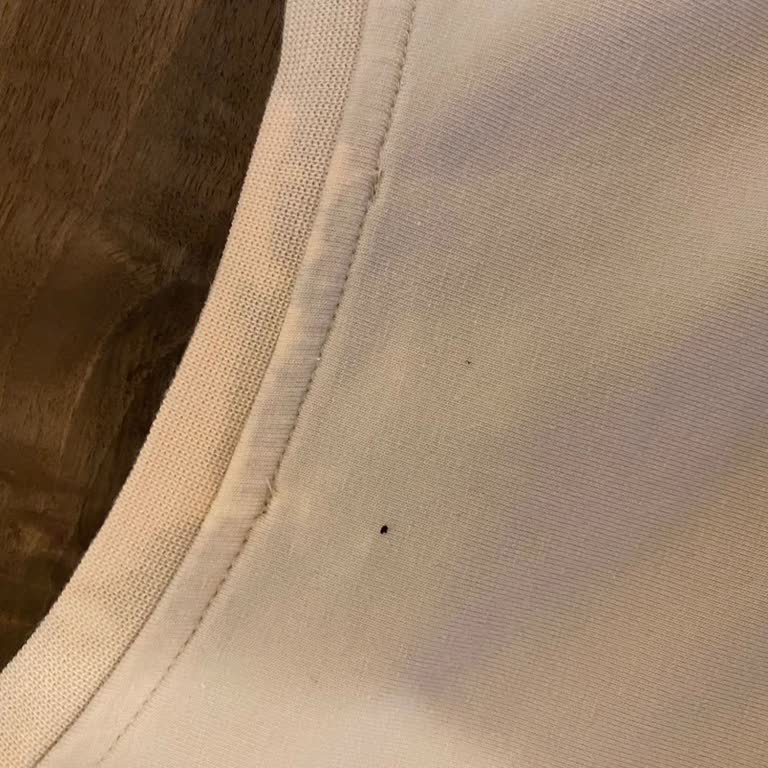 İpekyol Elbisede İlk Giyimde Yaka Kısmında Renk Değişimi Ve Red Yanıtı Mağduriyeti