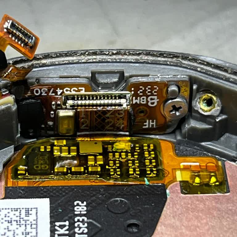 Garanti Kapsamında Suya Dayanıklı Saatin Ekran Arızası Ve Ücret Talebi