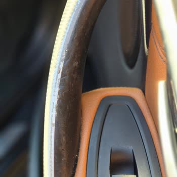 BMW 320d Ön Kapı Kollarında Erime Ve Kaplama Soyulması Sorunu