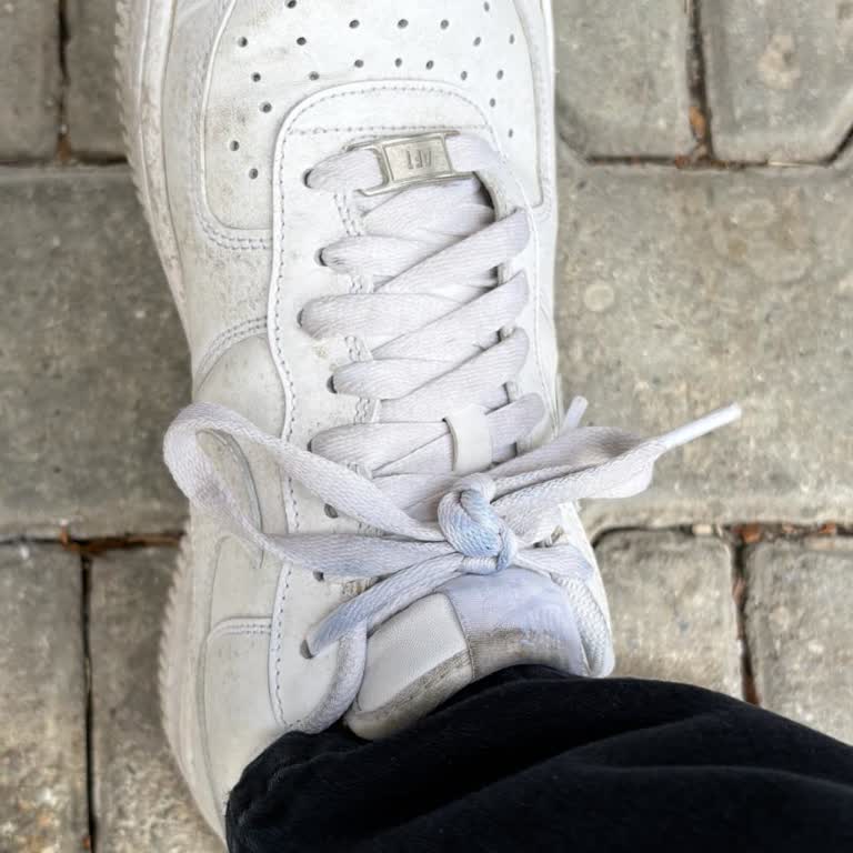 Lufian Pantolonun Boyası Ayakkabı Ve Kıyafetlerime Bulaştı, Mağduriyetimin Giderilmesini İstiyorum