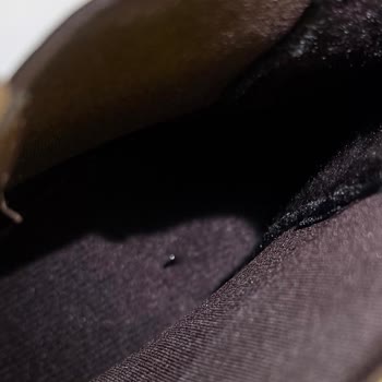 Aldığım Botun İçinden Çıkan Çivi Ayağımı Yaraladı!