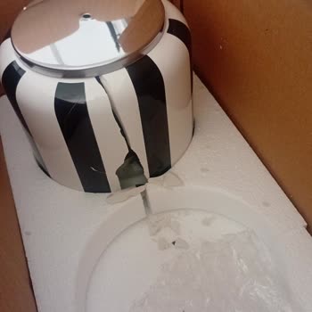 Kırık Teslim Edilen Ürün İçin İletişimsizlik Ve Değişim Talebi