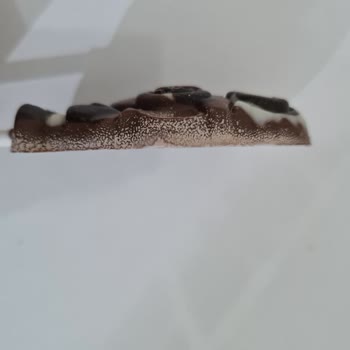 Son Tüketim Tarihi Geçmemiş Çikolatada Bozulma Ve Kurtlanma