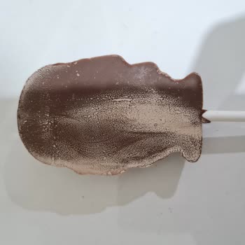 Son Tüketim Tarihi Geçmemiş Çikolatada Bozulma Ve Kurtlanma