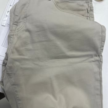 Aldığım Pantolonda Üretim Hatası Var, Firma Sorumluluğu Kabul Etmiyor