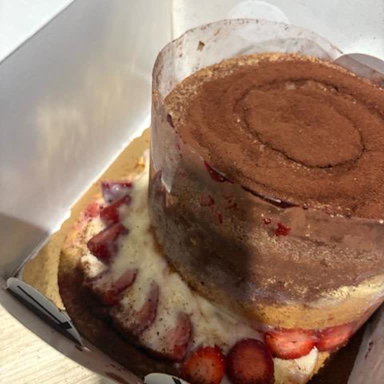 Bozuk Ve Dağılmış Pasta, Yetersiz Destek Ve İade Sorunu