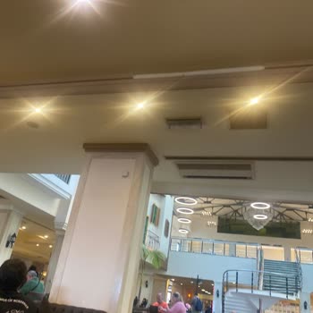 Lobi Tavanından Düşen Alçı Parçalarıyla Yaşanan Güvenlik Sorunu Ve İlgisizlik