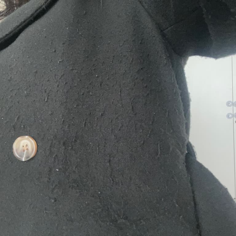 Compré un abrigo Lefties y empezó a formar bolitas rápidamente