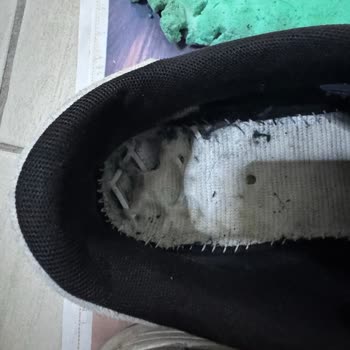 Kısa Sürede Parçalanan Ayakkabı Hayal Kırıklığı