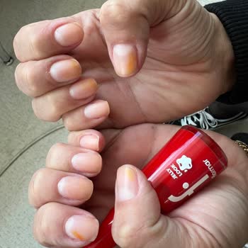 Flormar Jelly Look Oje Tırnaklarımda Sararma Ve Leke Yaptı