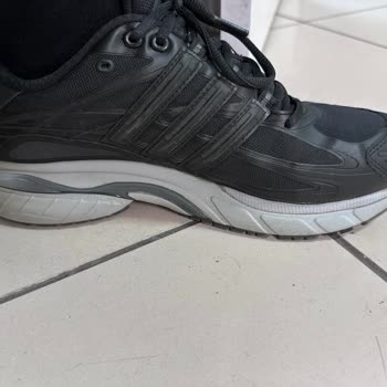Kısa Sürede Deforme Olan Adidas Sneaker İçin Değişim Veya İade Talebi