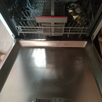 Bulaşık Makinesi Ezik Ve Islak Teslim Edildi Değişim Yapılmadı