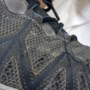 Garantili Columbia Bot Kısa Sürede Yırtıldı, Mağaza Çözüm Sunmadı