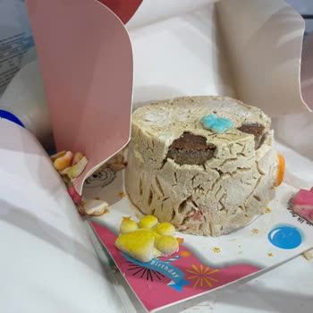 Sipariş Edilen Doğum Günü Pastası Ezilmiş Ve Farklı Geldi, Müşteri Hizmetlerinden Yetersiz Destek