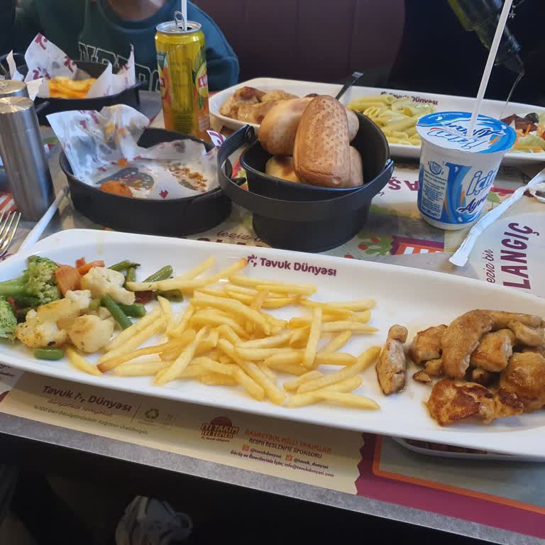 Mall Of İstanbul Tavuk Dünyasında Eksik Porsiyon Ve İlgisiz Personel Deneyimi