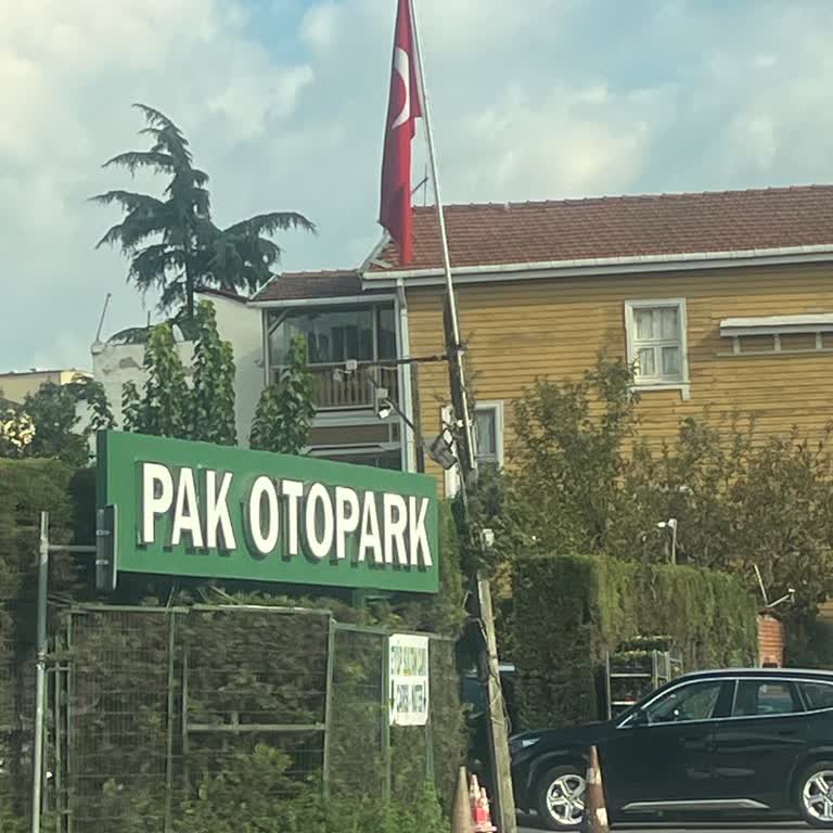 Pak Otopark Çalışanların Tavrından Şikayetçiyim