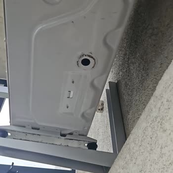 Vestel R23 AC Returned With Scratched Outdoor Unit and No Support