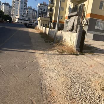 3 Aydır Çözülmeyen Kaldırım Sorunu Ve Oyalama