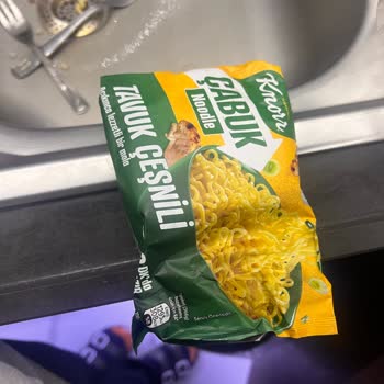 Knorr Tavuklu Noodle Paketinde Kötü Koku Ve Tüketilemeyen Ürünler Nedeniyle Güven Kaybı