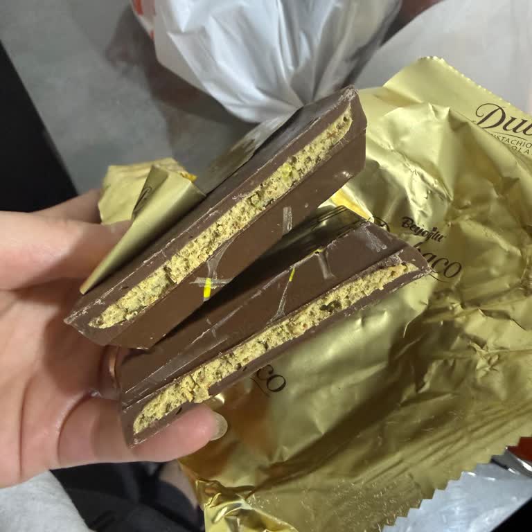 Aldığım Çikolatanın Dokusu Ve Rengi Beklediğimden Çok Farklıydı