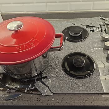 Vestel Ankastre Ocak Camı Kendiliğinden Patladı, Güvenlik Riski Oluştu