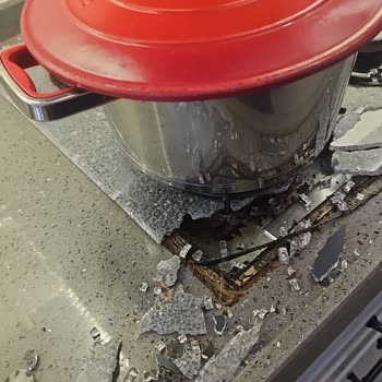 Vestel Ankastre Ocak Camı Kendiliğinden Patladı, Güvenlik Riski Oluştu