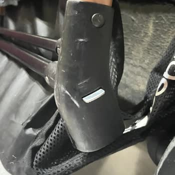 AJet Uçuşunda Kaybolan Bebek Arabası Tekeri Nedeniyle Yaşanan Mağduriyet