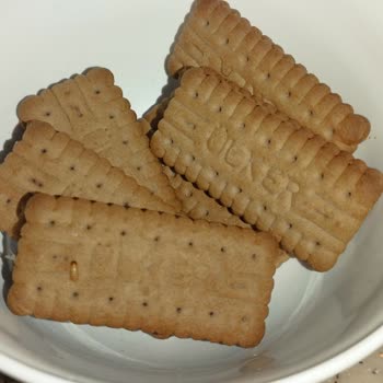 Aldığım Ülker İkram Bisküvinin İçinden Kurt Çıkması Hijyen Sorunu Yarattı