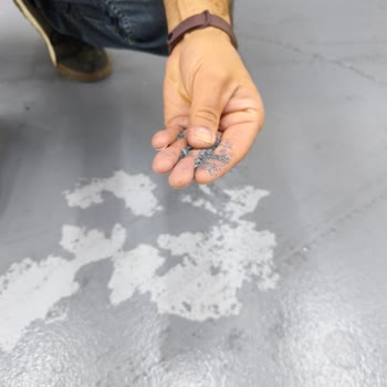 Zemin Boyası Pul Pul Döküldü, Maddi Zarara Uğradık