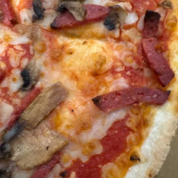Soğuk Ve Dağılmış Pizza, Kıl Çıktı, Kötü Müşteri Hizmeti
