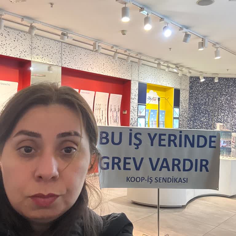 Swatch Mağazası Grevi Nedeniyle Saatimi Teslim Alamıyorum