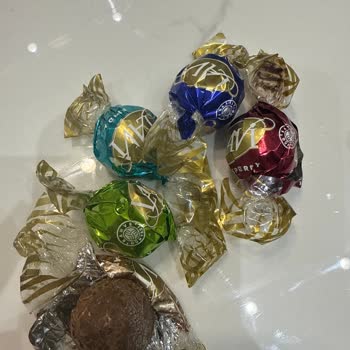 A101'den Aldığım Lavi Çikolata Bozuk Çıktı, Para İadesi İstiyorum