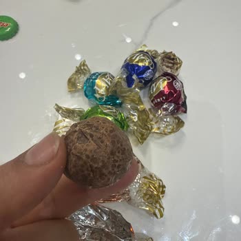 A101'den Aldığım Lavi Çikolata Bozuk Çıktı, Para İadesi İstiyorum