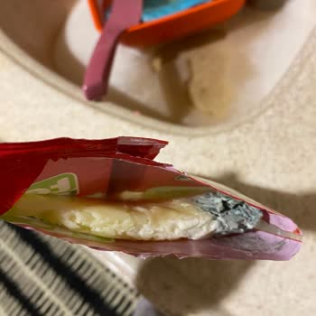 Son Kullanma Tarihi Geçmemiş Mozzarella Peynirin Küflü Çıkması Ve Mağduriyet