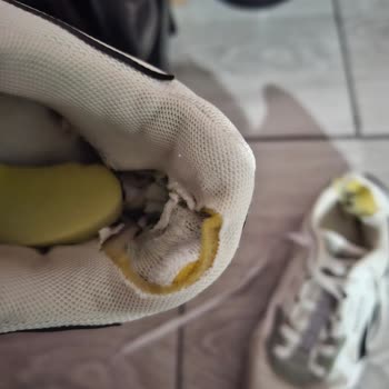 Kısa Sürede Parçalanan Ayakkabı, Çözüm Sunmayan Müşteri Hizmetleri