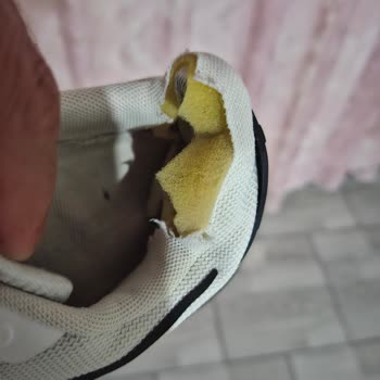 Kısa Sürede Parçalanan Ayakkabı, Çözüm Sunmayan Müşteri Hizmetleri