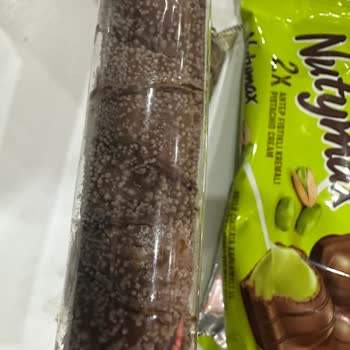 Aldığım Çikolatanın Üzerinde Şüpheli Lekeler Vardı, Açıklama Ve Telafi Bekliyorum