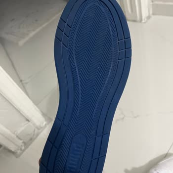 FLO Mağazası Garanti Kapsamında Ayakkabı Değişimini Reddediyor