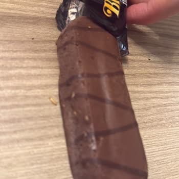 Çocuğumuzun Tükettiği Çikolatada Kurt Çıktı, Büyük Mağduriyet Yaşadık