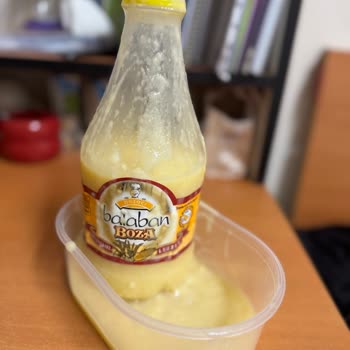 Boza Ürünü Açarken Patladı, Oda Kirlendi