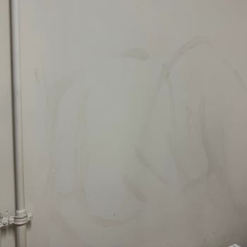 Boza Ürünü Açarken Patladı, Oda Kirlendi